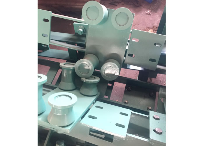 轉(zhuǎn)彎輪組